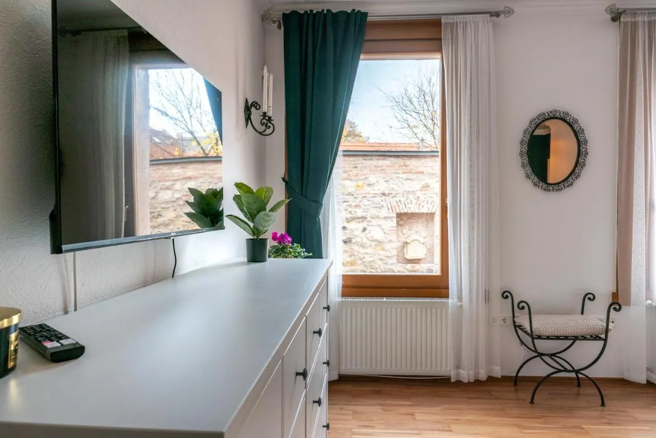 Romantic Studio Secret Garden Budapest 0*,  Hungary